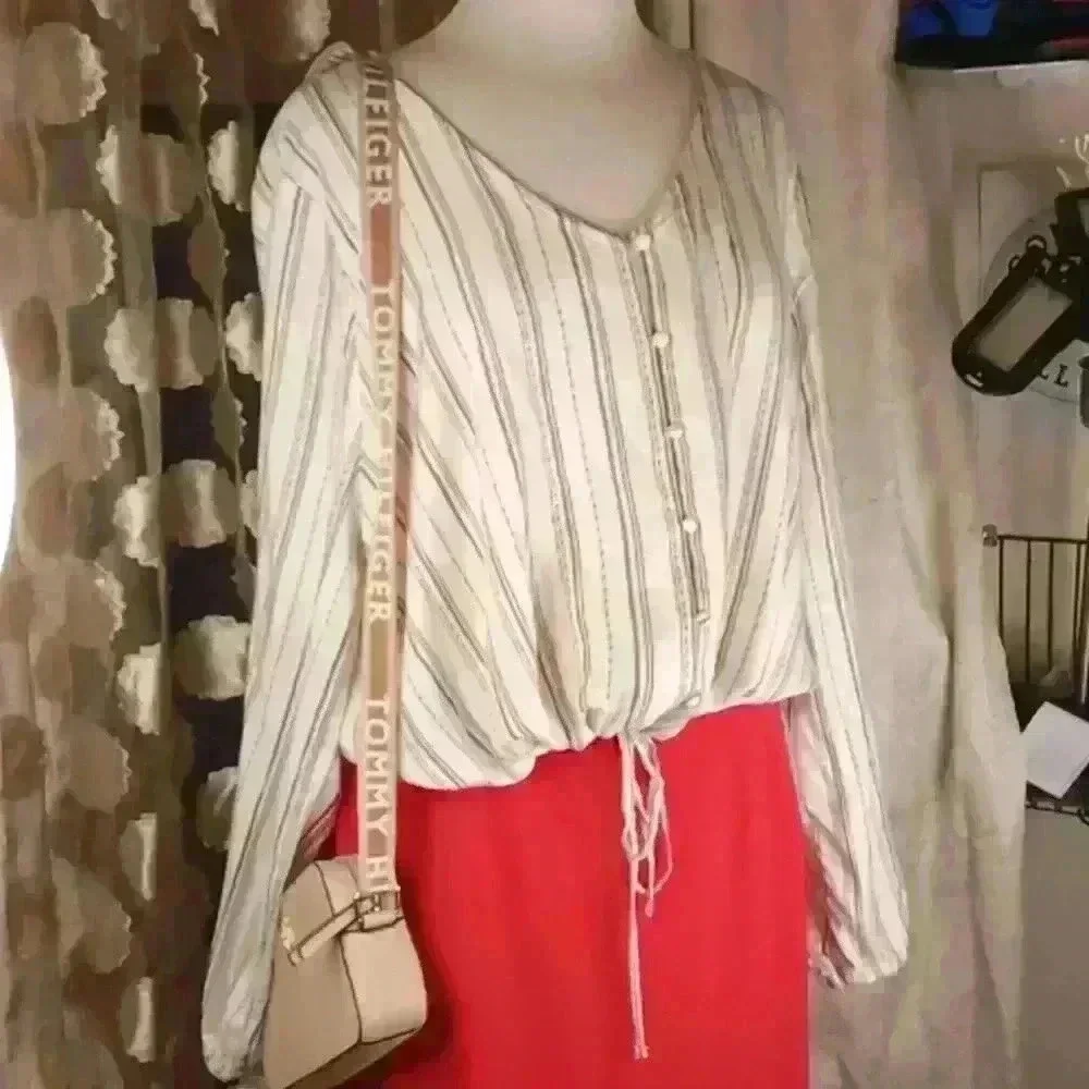 5/$25 ANA XXL CROP TIE TOP. Neutral TONE. - Picture 8 of 12